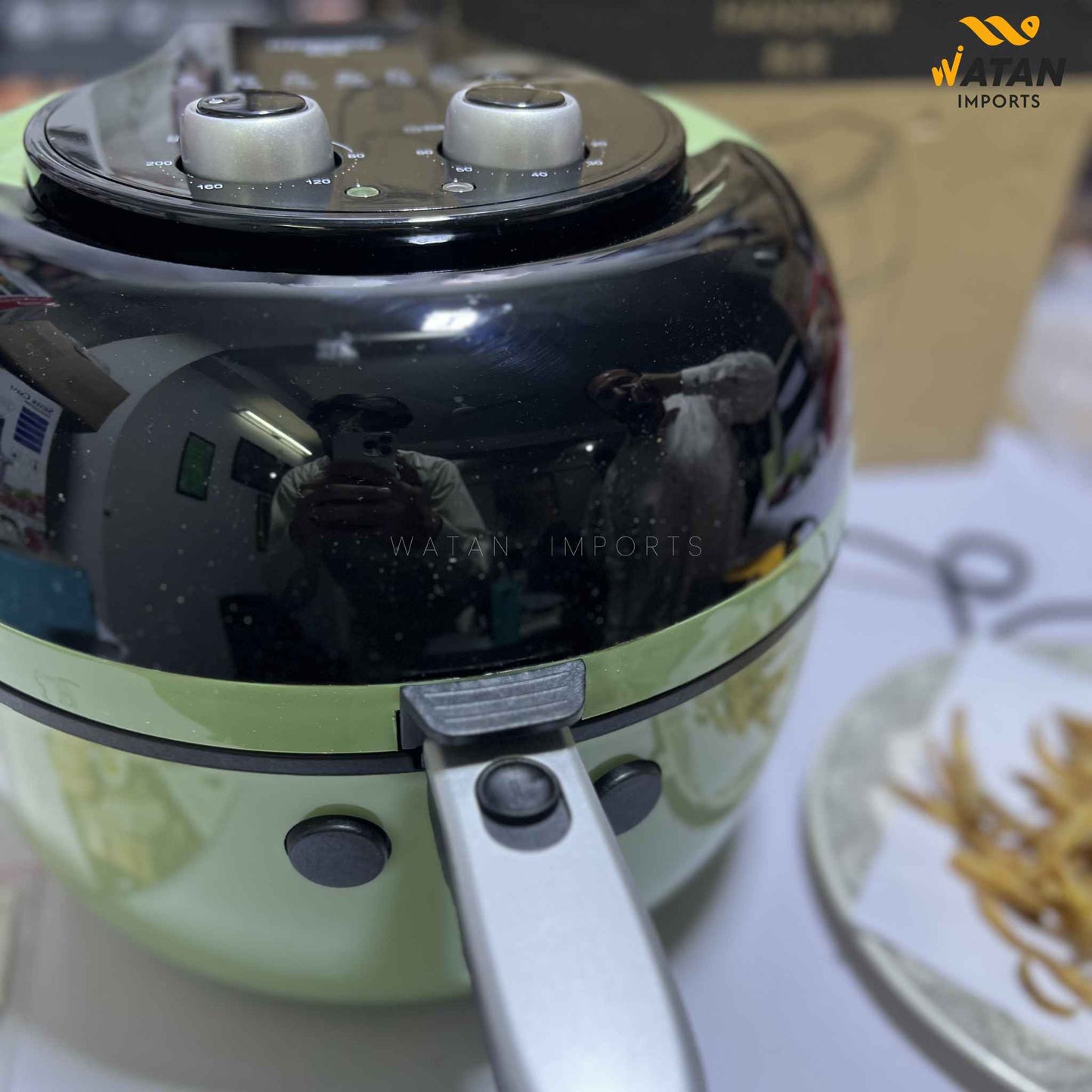 HANSHOW 8L 3D Rotating Air Fryer – 360° Hot Air Circulation, Digital Touch Control, Oil-Free Cooking Machine